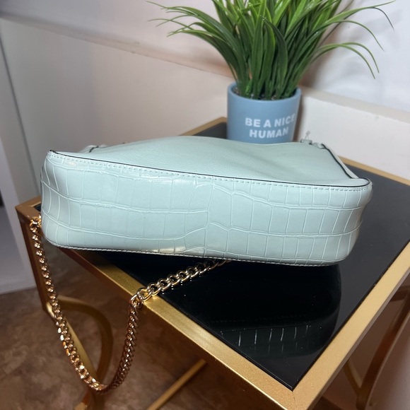 Elegant Mint Green Chain Shoulder Bag - Picture 4 of 8